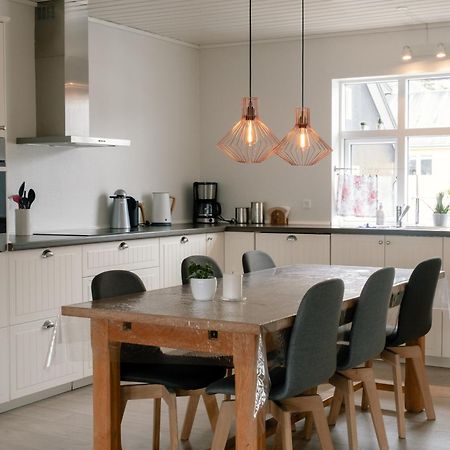 Spacious City Center Home By The Sea Klaksvík Buitenkant foto