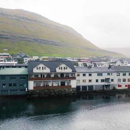 Spacious City Center Home By The Sea Klaksvík Buitenkant foto