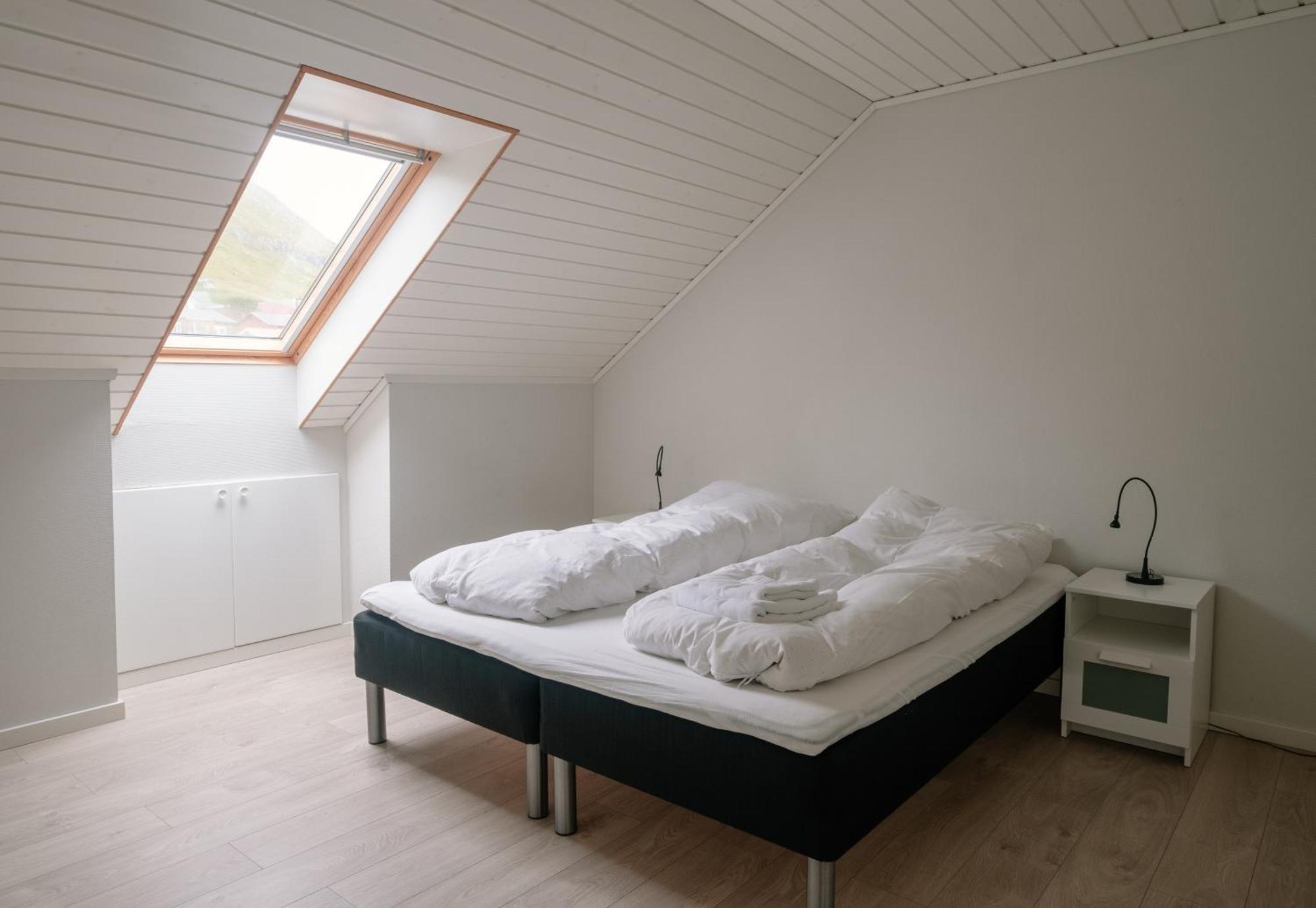 Spacious City Center Home By The Sea Klaksvík Buitenkant foto