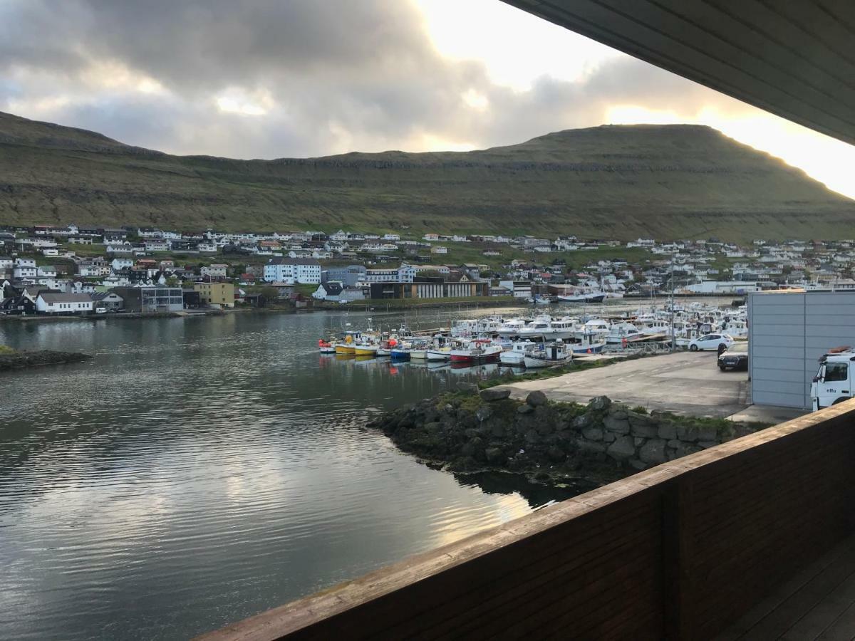 Spacious City Center Home By The Sea Klaksvík Buitenkant foto